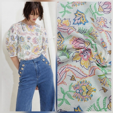 אריג כותנה דפוס בוהו על רקע לבן חם