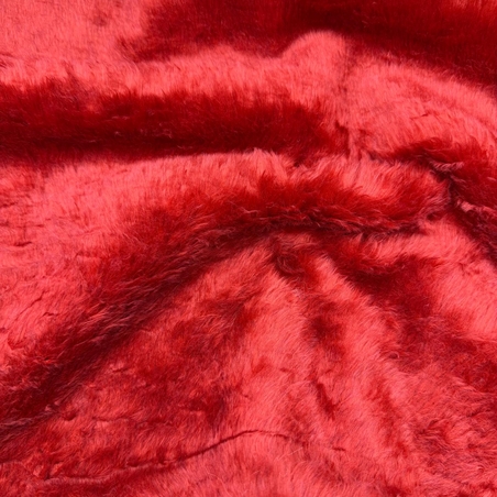 פרווה צבע אדום עמוק