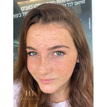 עיצוב גבות טבעיות
