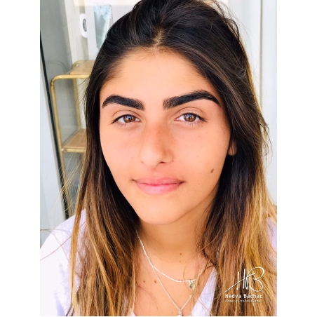 עיצוב גבות טבעיות 