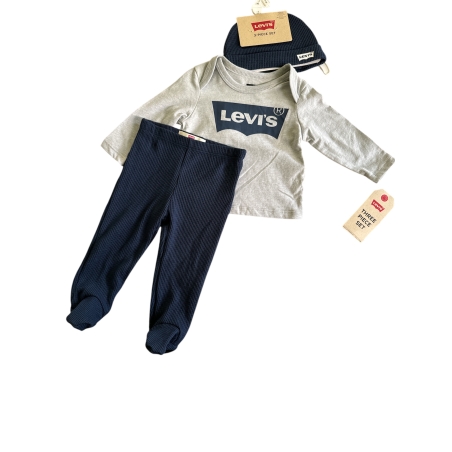 מארז לתינוק 3 חלקים Levi's חליפת מכנס וכובע תואם