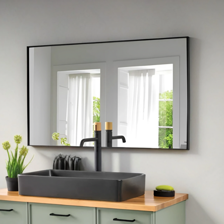 מראה מלבנית עם מסגרת שחורה