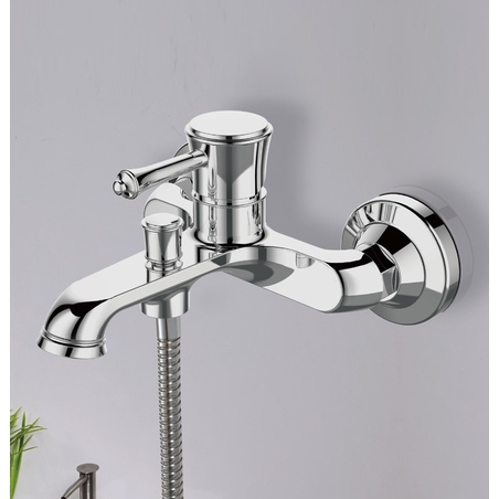 ברז סוללה לאמבטיה מעוצב כולל צינור ומזלף 