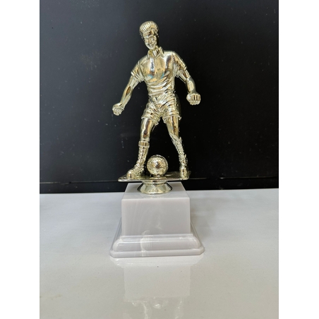 פסלון גביע גדול כדורגלן