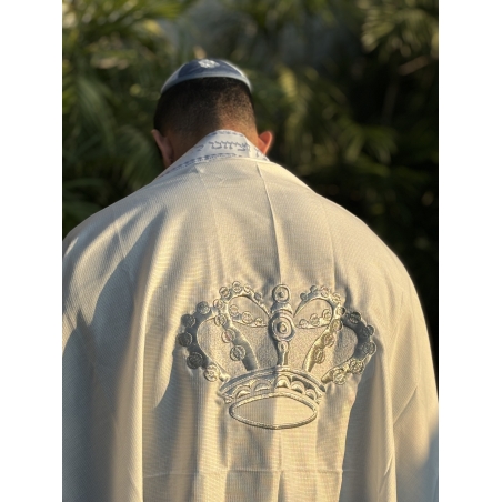 טלית חתנים מהודרת רקמת כתר גדולה מפוארת