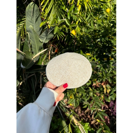 כיפה מהודרת מפשתן צבע בהיר אוף ווייט עם מקום לסיכה 18 ס