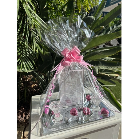 מארז מתנה מרגש לאישה