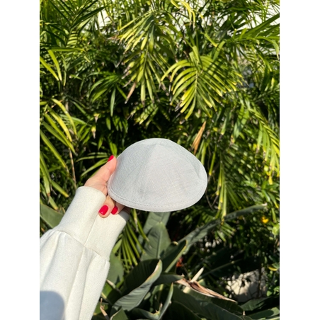 כיפה מהודרת מפשתן צבע אפור בהיר עם מקום לסיכה 18 ס