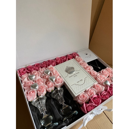 מארז מתנה שקד לאישה