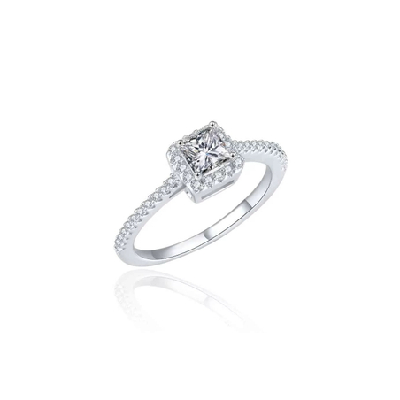 טבעת סוליטר פרינסס לאישה מכסף 925