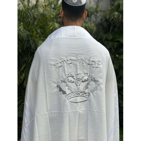 טלית חתנים מפוארת רקמת כתר גדולה + שם בכתב תנכי