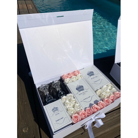 מארז סט 3 חלקים ופמוטים לאישה