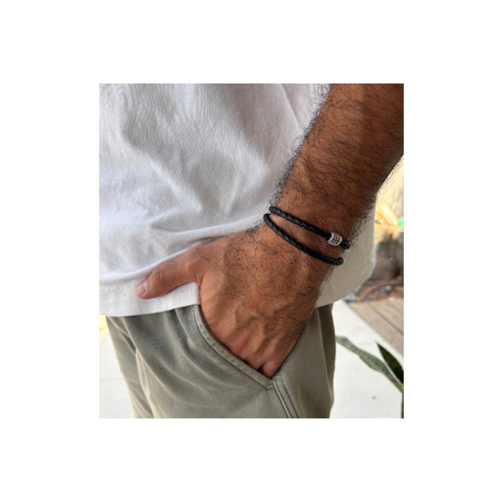 צמיד עור כפול לגבר עם חרוז משובץ