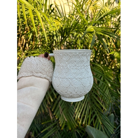 נטלה מהודרת משובצת אבני פנינה לבנים