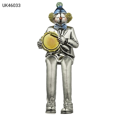 UK46033 ליצן יושב מפוליריזן מוכסף עם רגלי בד כסף מנגן בתוף