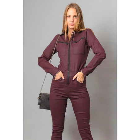 אוברזול (Jumpsuit) מעוצב בגוון בורדו עמוק