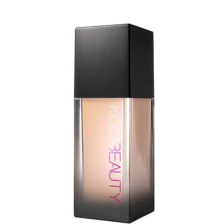 מייק אפ HUDA BEAUTY