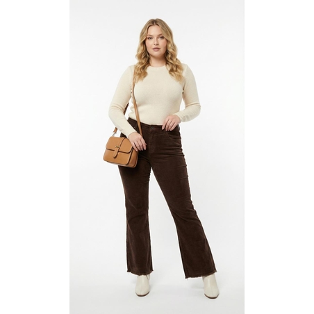 מכנסי קורדרוי מתרחבים בצבע חום שוקולד - גזרה גבוהה עם סיומת פרומה - סטייל רטרו מודרני