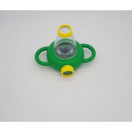 זכוכית מגדלת חקירה