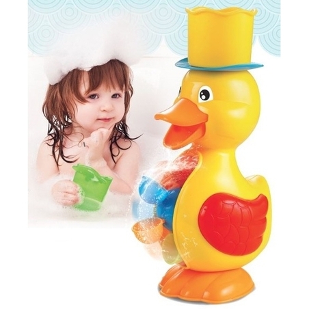 ברווז משחק מים