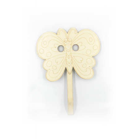 מסכת עץ על מקל פרפר