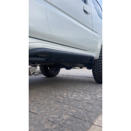 מיגון סף עם כיתוב גימני