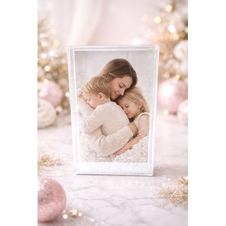 מסגרת אקריל עם מים ונצנצים צבע לבן