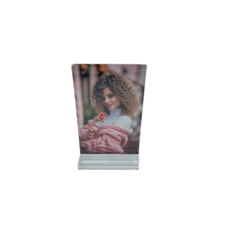 תמונה בתוך מסגרת עם מעמד אקריל לבן