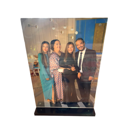 מעמד אקריל עם בסיס שחור בגודל A4