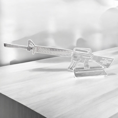 רובה M16 מאקריל עם הקדשה