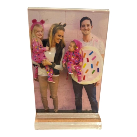 מעמד אקריל עם בסיס שקוף 10X15 ס