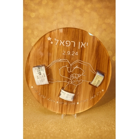 מעמד אקריל בעיצוב דמוי עץ לצמידי בית החולים