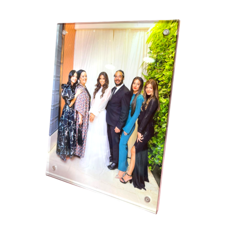 מעמד אקריל עם בסיס שקוף בגודל 15X20 ס