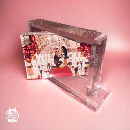 מעמד אקרילי מסתובב עם 2 תמונות