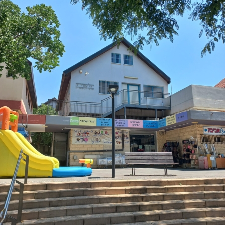 בניין מסחרי בקצרין למכירה