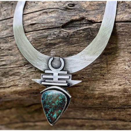 Hula valley choker