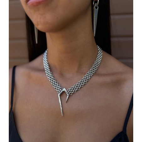 Fangs necklace