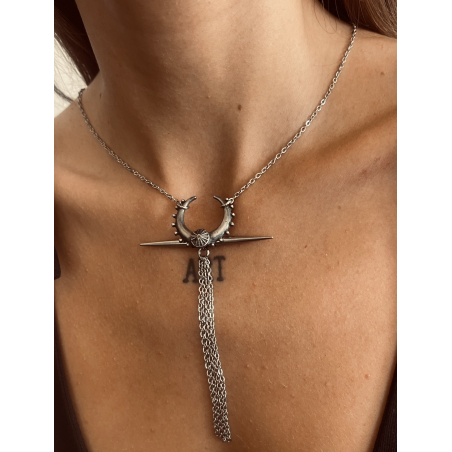 Lunatic necklace