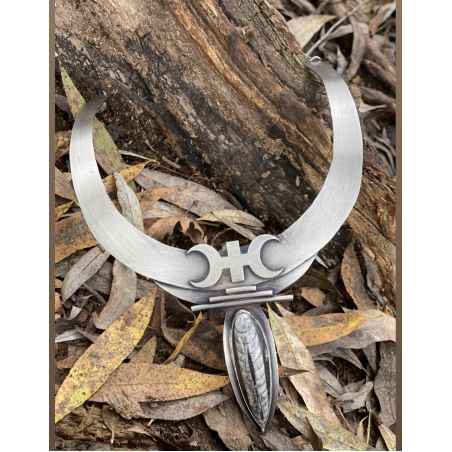 Ancient fossil choker