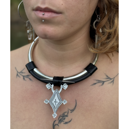 Dark tuareg necklace - one piece