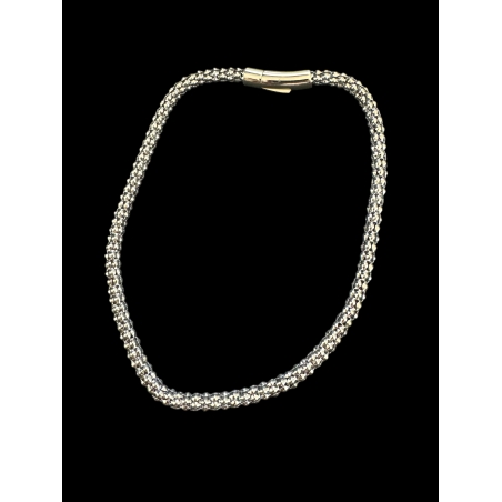 Popcorn choker