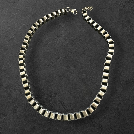 Box necklace