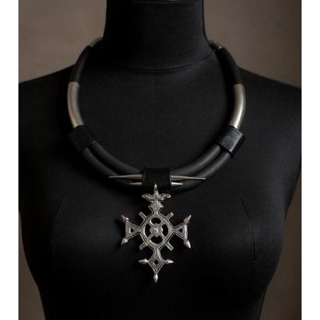 Serpenta necklace