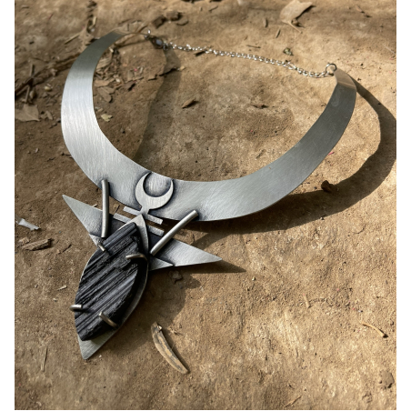 Black magma choker