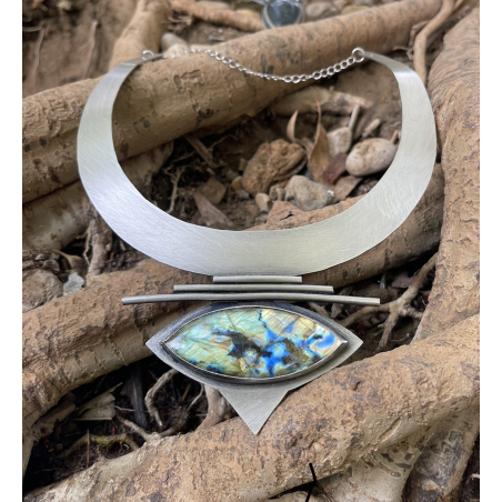 Genesis choker