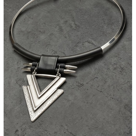 Eclipsa choker