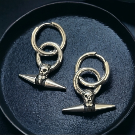 Cleo skull earrings