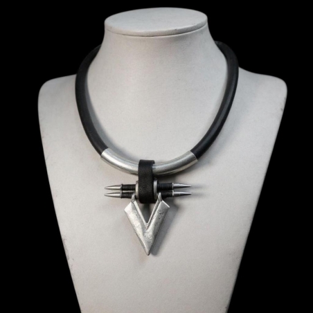 Obscura necklace