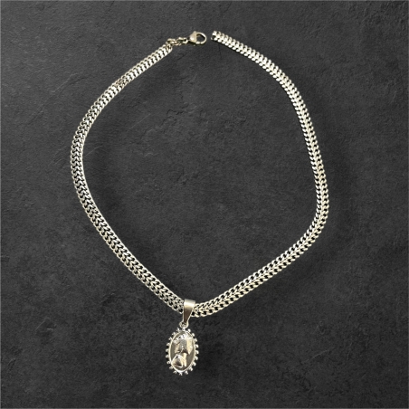elizabeth choker