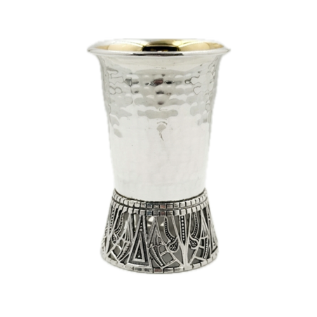 כוס רביעית פטיש רגל מעוטרת